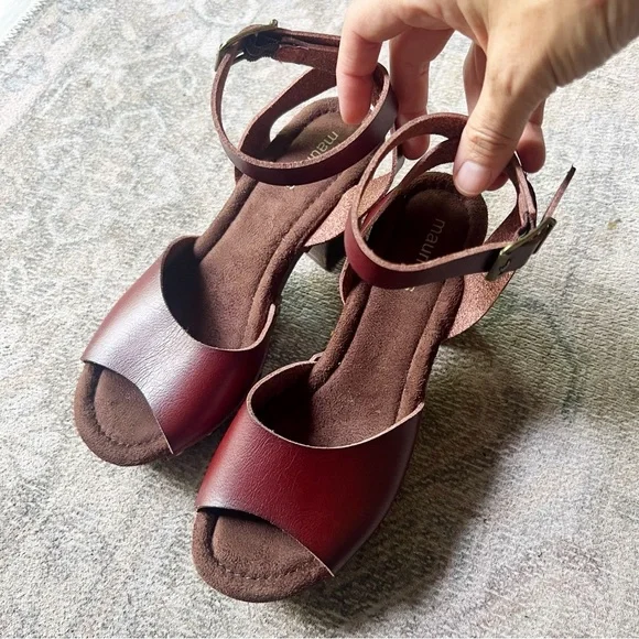 NEW Maurices Block Heel Sandals Ankle Strap Studded Size 7 Deep Red Comfort - Picture 4 of 14